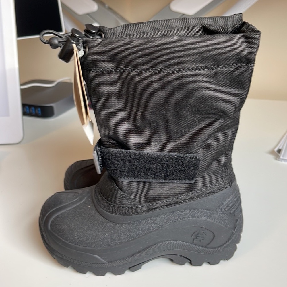 Kamik, size 8 toddler snow boots NWT